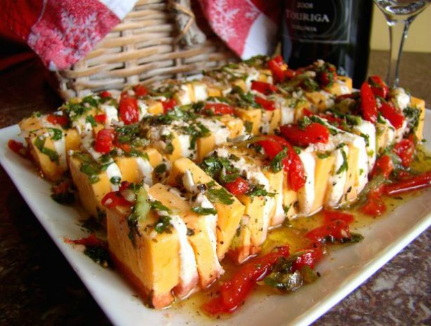 http://diningwithdebbie.net/wp-content/uploads/2011/12/marinated-cheese1.jpg